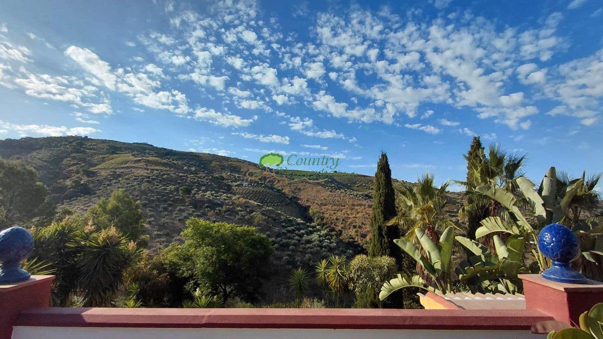 4 soverom Finca/Herregård til salgs i Canillas de Albaida med garasje - € 359 000 (Ref: 9285671)