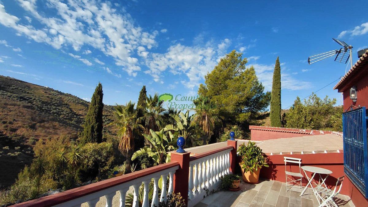 4 soverom Finca/Herregård til salgs i Canillas de Albaida med garasje - € 359 000 (Ref: 9285671)