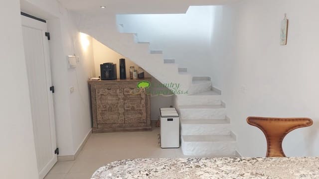 Casa de 3 habitaciones en Torrox en venta - 279.000 € (Ref: 9305218)