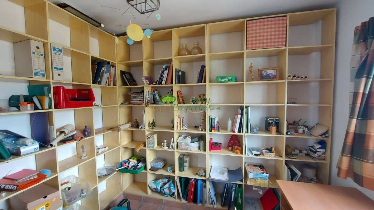 5 sypialnia Finka/Dom wiejski na sprzedaż w Torrox - 450 000 € (Ref: 9326863)