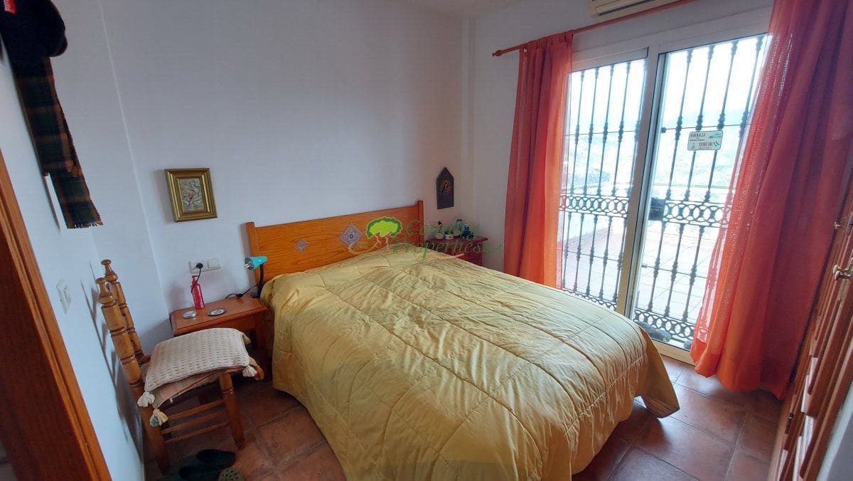 5 sypialnia Finka/Dom wiejski na sprzedaż w Torrox - 450 000 € (Ref: 9326863)