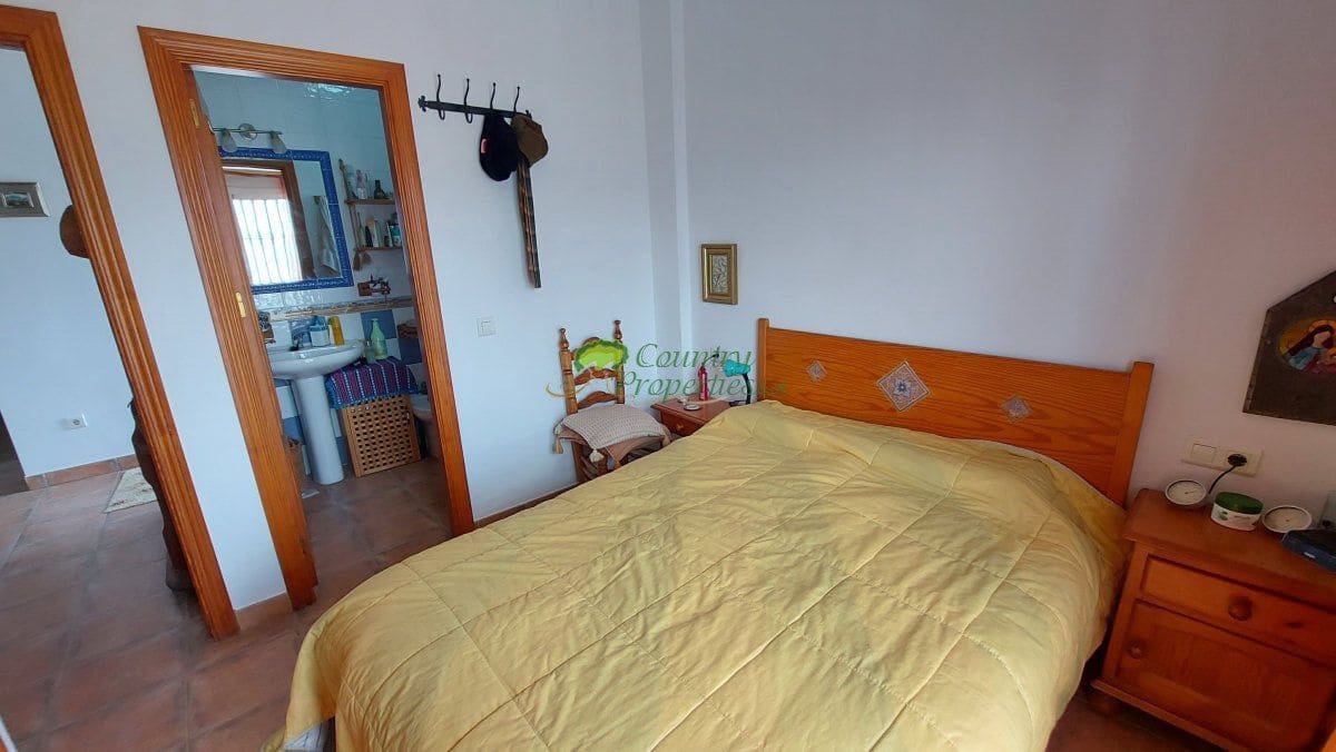 5 sypialnia Finka/Dom wiejski na sprzedaż w Torrox - 450 000 € (Ref: 9326863)