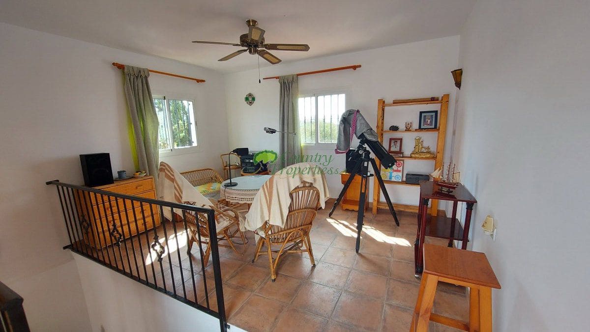 5 sypialnia Finka/Dom wiejski na sprzedaż w Torrox - 450 000 € (Ref: 9326863)