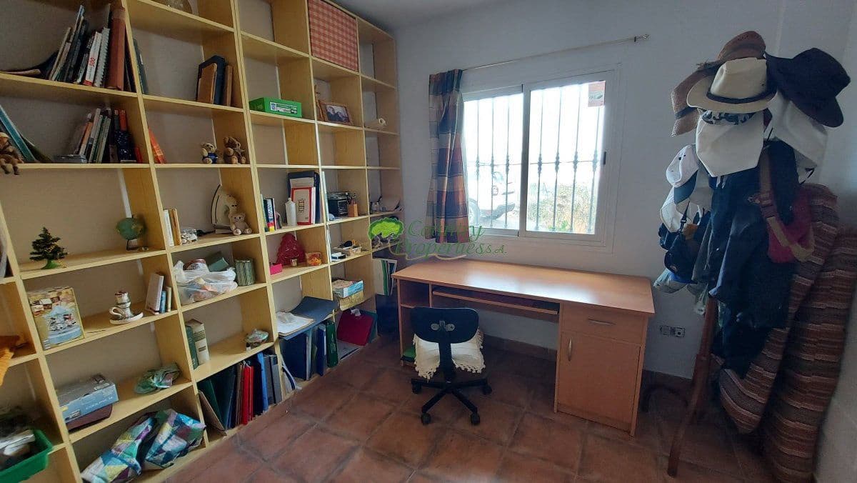 5 sypialnia Finka/Dom wiejski na sprzedaż w Torrox - 450 000 € (Ref: 9326863)