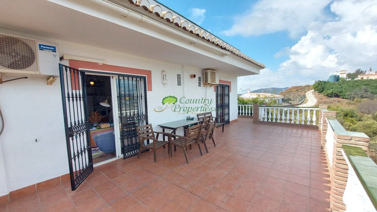 5 sypialnia Finka/Dom wiejski na sprzedaż w Torrox - 450 000 € (Ref: 9326863)