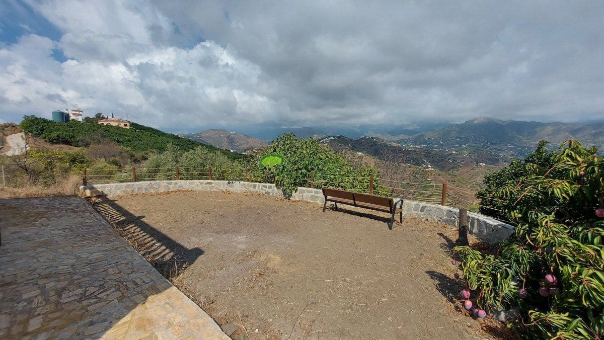 5 sypialnia Finka/Dom wiejski na sprzedaż w Torrox - 450 000 € (Ref: 9326863)