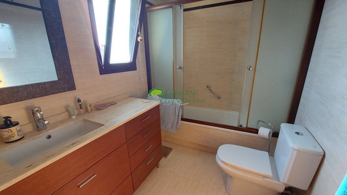 2 soverom Penthouse til salgs i Torrox med garasje - € 389 000 (Ref: 9326864)