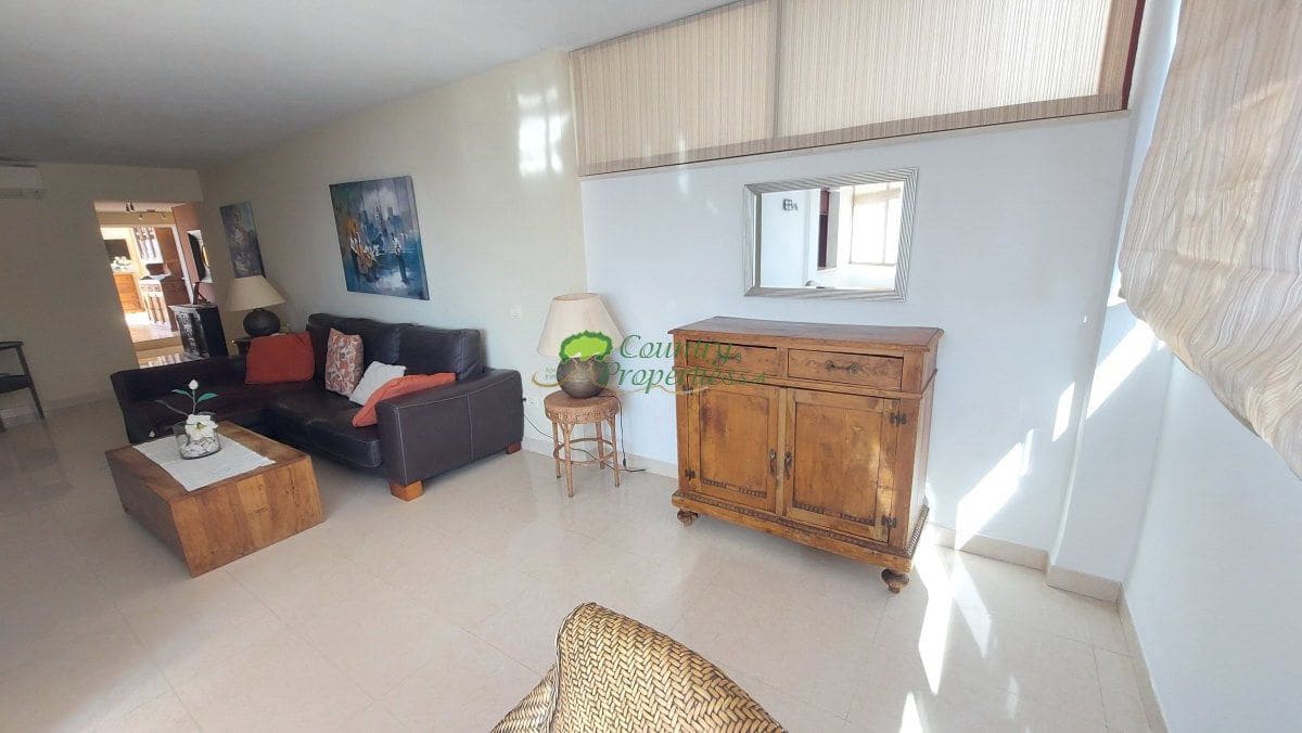 2 soverom Penthouse til salgs i Torrox med garasje - € 389 000 (Ref: 9326864)