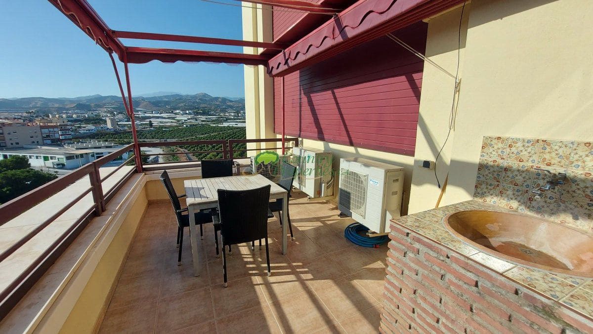 2 soverom Penthouse til salgs i Torrox med garasje - € 389 000 (Ref: 9326864)