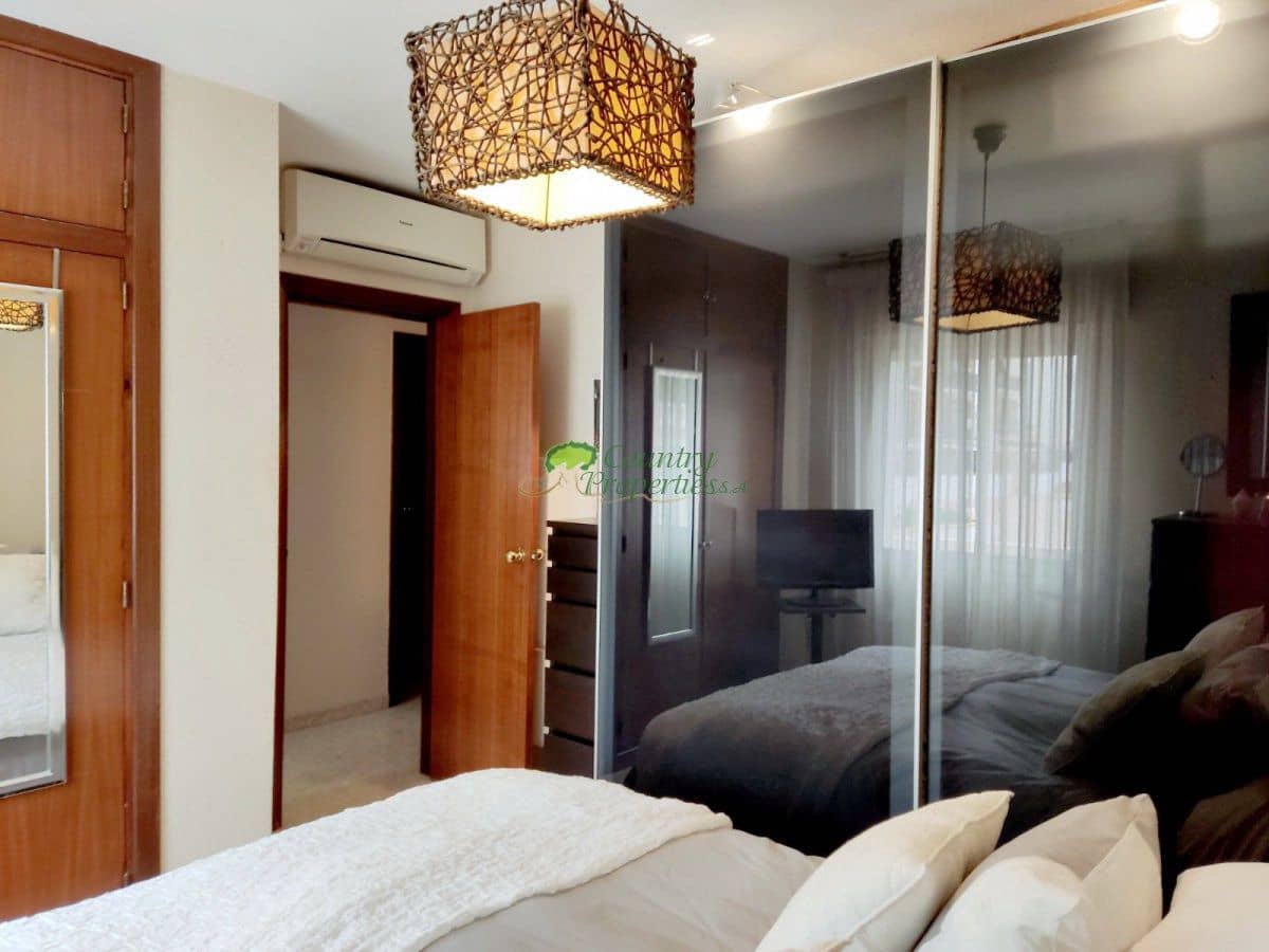 4 Zimmer Apartment zu verkaufen in Torre del Mar mit Garage - 425.000 € (Ref: 9368879)