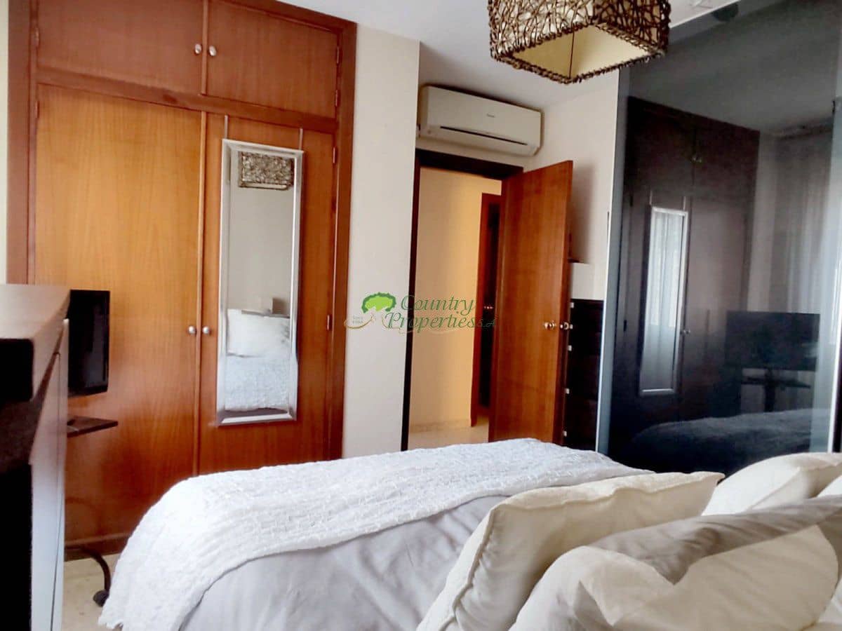 4 Zimmer Apartment zu verkaufen in Torre del Mar mit Garage - 425.000 € (Ref: 9368879)