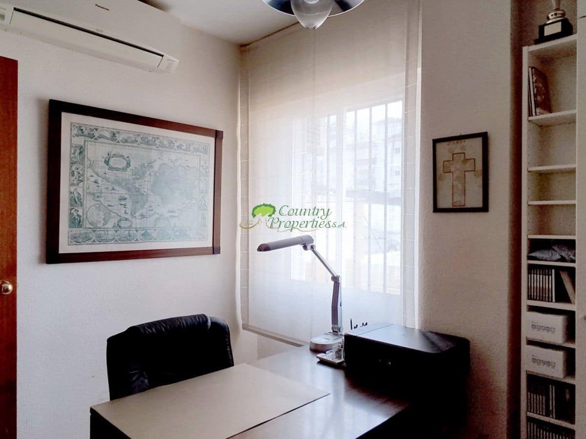 4 Zimmer Apartment zu verkaufen in Torre del Mar mit Garage - 425.000 € (Ref: 9368879)