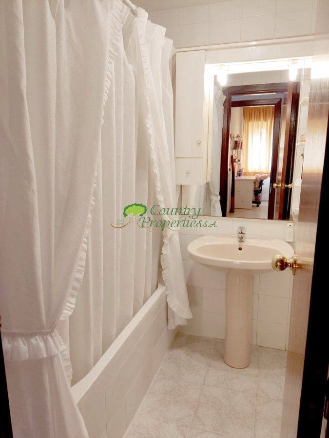 4 Zimmer Apartment zu verkaufen in Torre del Mar mit Garage - 425.000 € (Ref: 9368879)