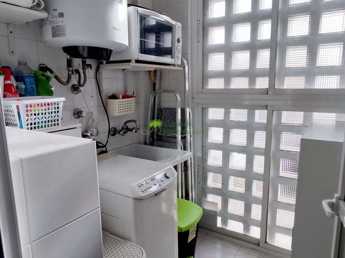 4 Zimmer Apartment zu verkaufen in Torre del Mar mit Garage - 425.000 € (Ref: 9368879)