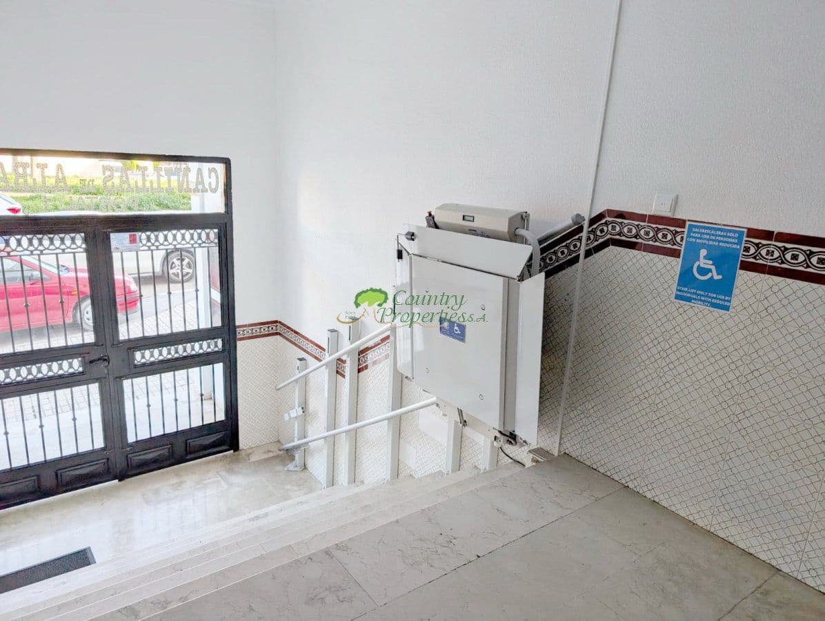 4 Zimmer Apartment zu verkaufen in Torre del Mar mit Garage - 425.000 € (Ref: 9368879)