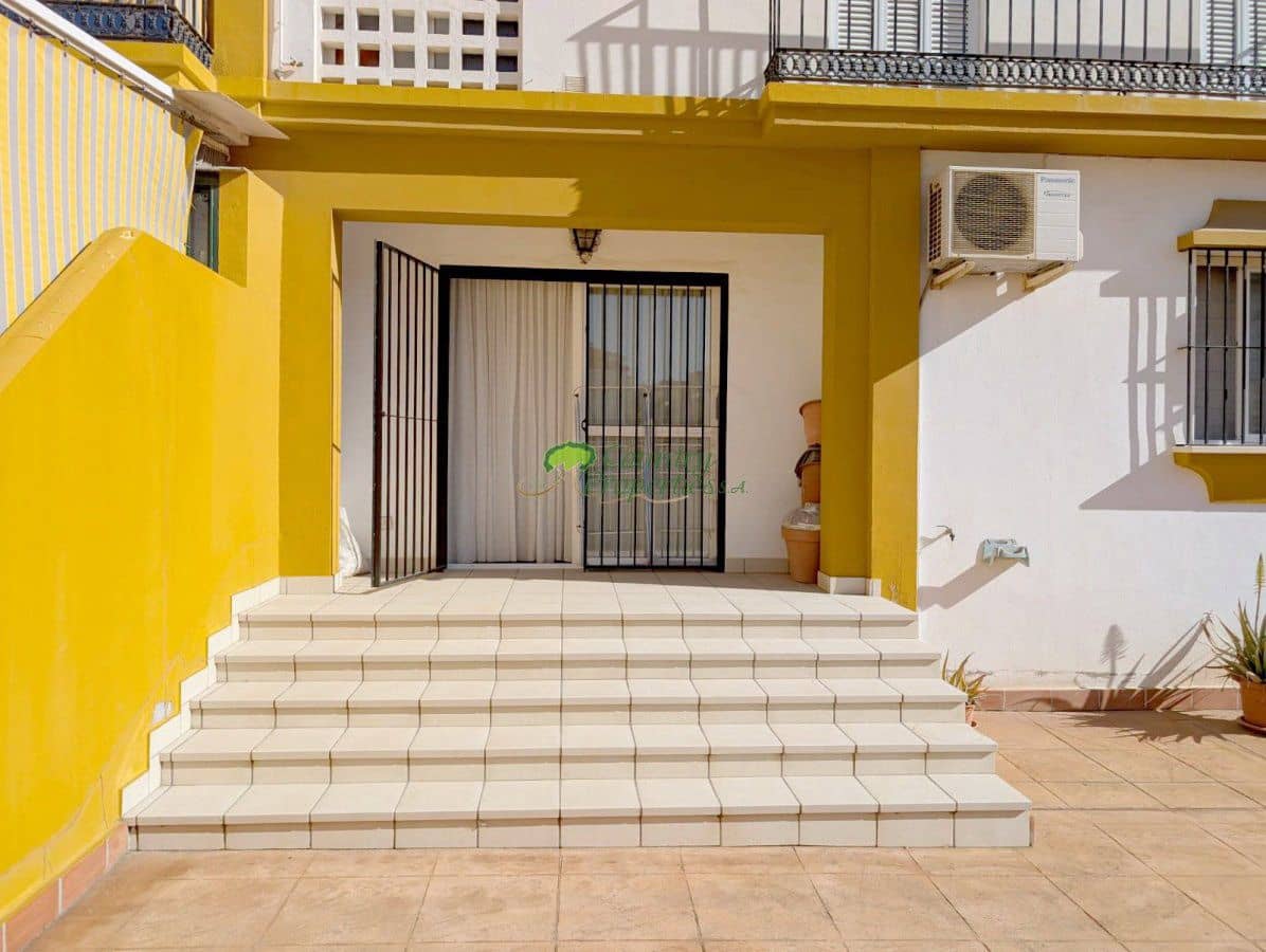 4 Zimmer Apartment zu verkaufen in Torre del Mar mit Garage - 425.000 € (Ref: 9368879)