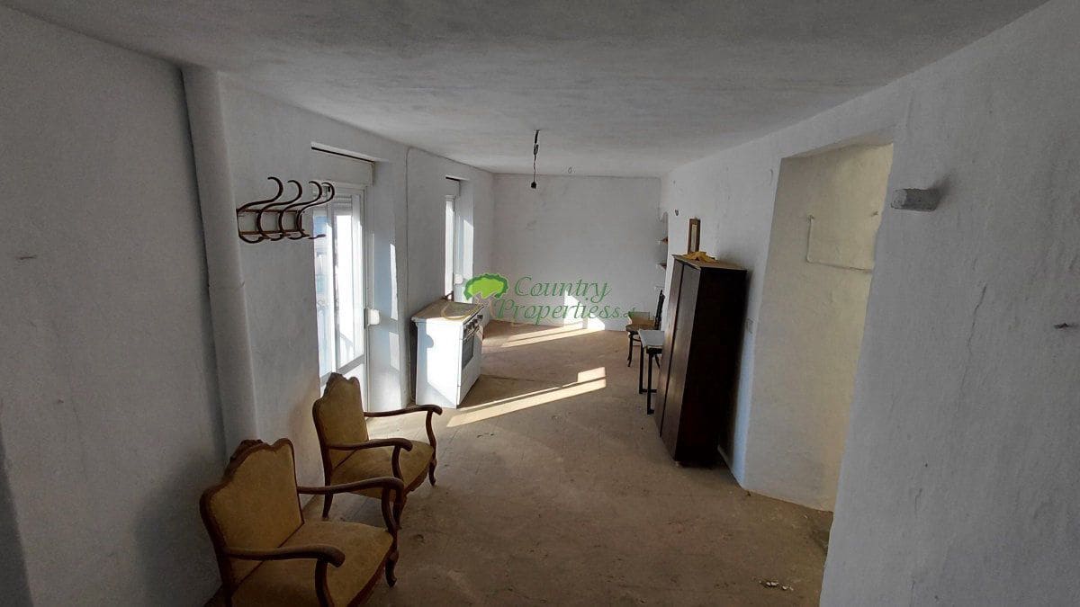 4 bedroom Townhouse for sale in Competa - € 194,000 (Ref: 9375529)