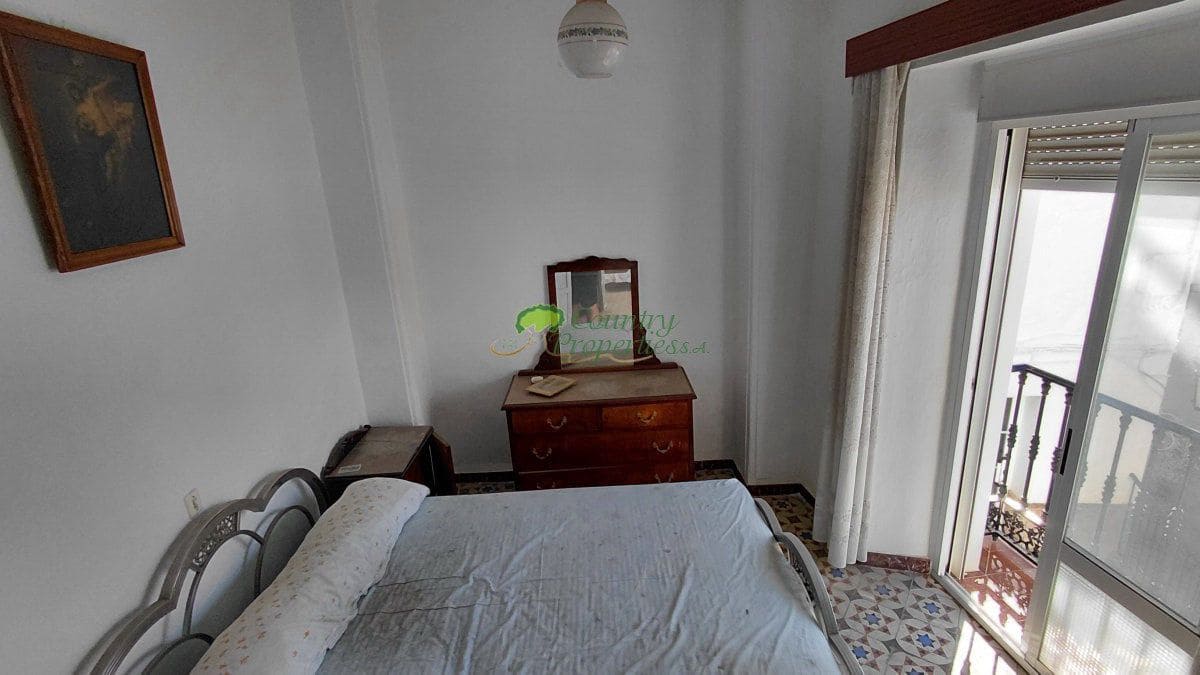 4 bedroom Townhouse for sale in Competa - € 194,000 (Ref: 9375529)