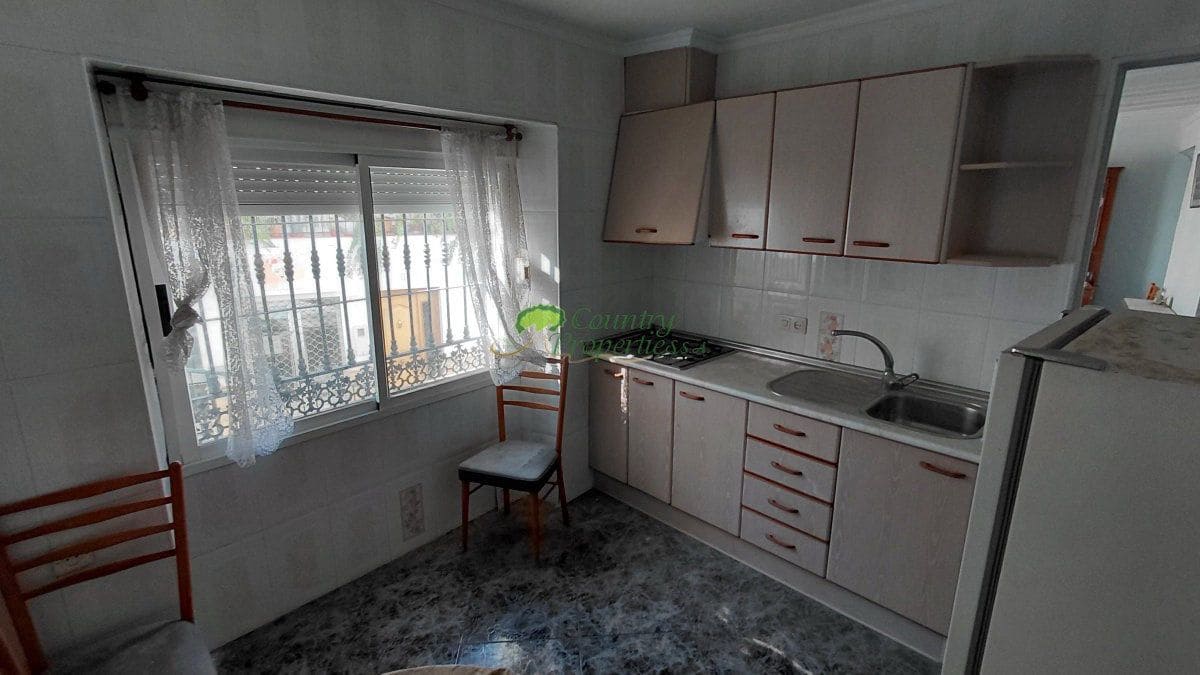 4 bedroom Townhouse for sale in Competa - € 194,000 (Ref: 9375529)