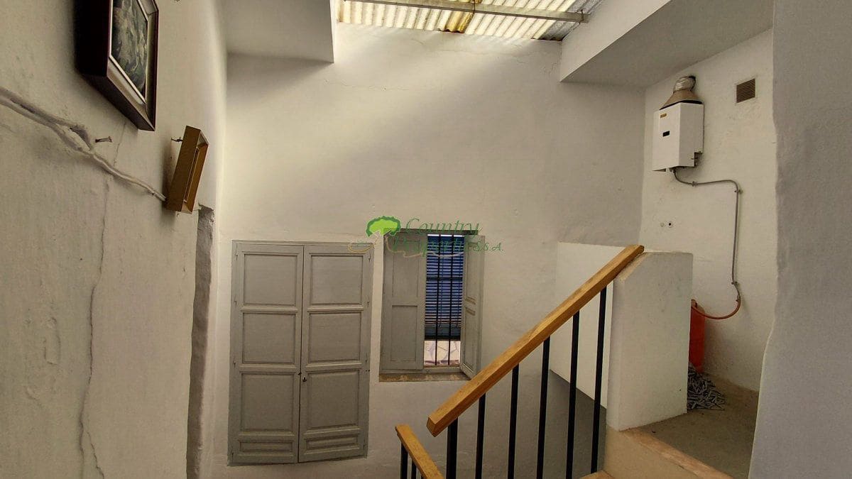 4 bedroom Townhouse for sale in Competa - € 194,000 (Ref: 9375529)