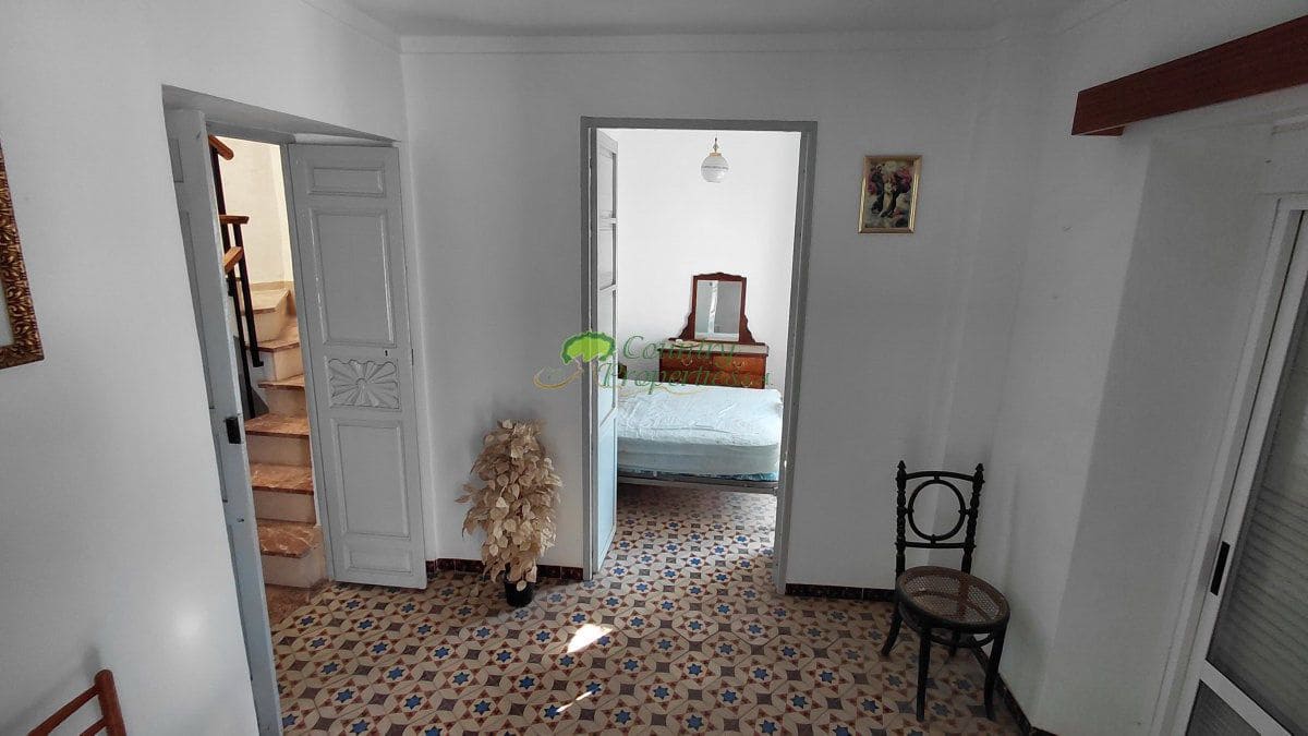 4 bedroom Townhouse for sale in Competa - € 194,000 (Ref: 9375529)