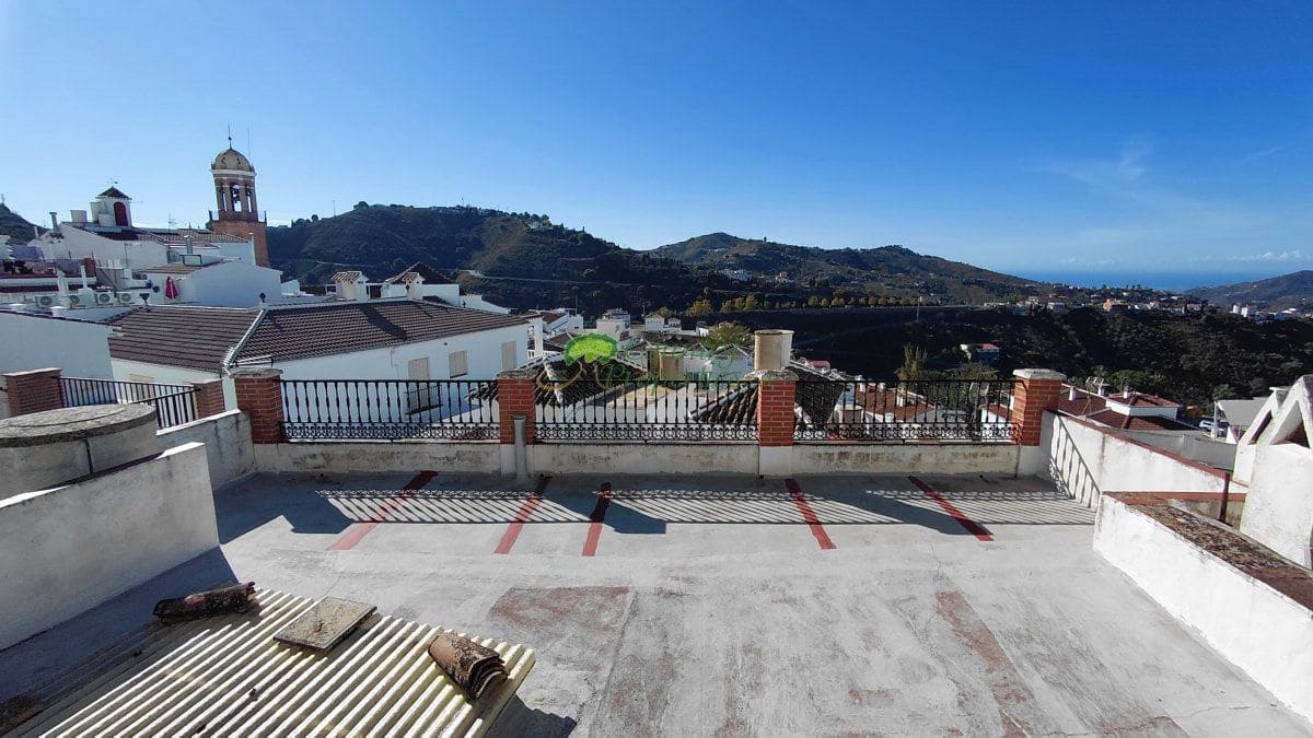 4 bedroom Townhouse for sale in Competa - € 194,000 (Ref: 9375529)