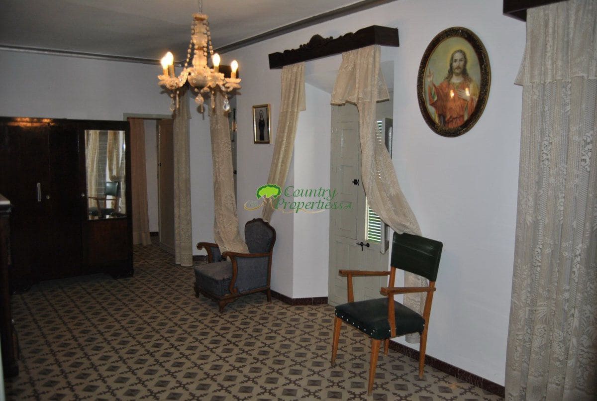 10 bedroom Townhouse for sale in Competa - € 210,000 (Ref: 9406303)