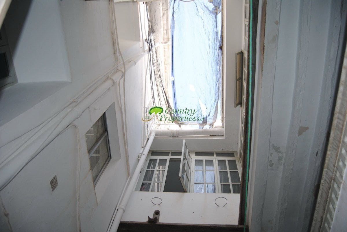 10 bedroom Townhouse for sale in Competa - € 210,000 (Ref: 9406303)