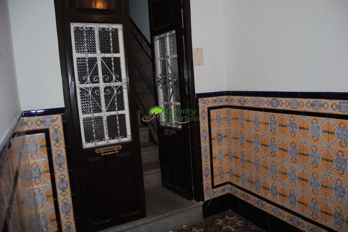 10 bedroom Townhouse for sale in Competa - € 210,000 (Ref: 9406303)