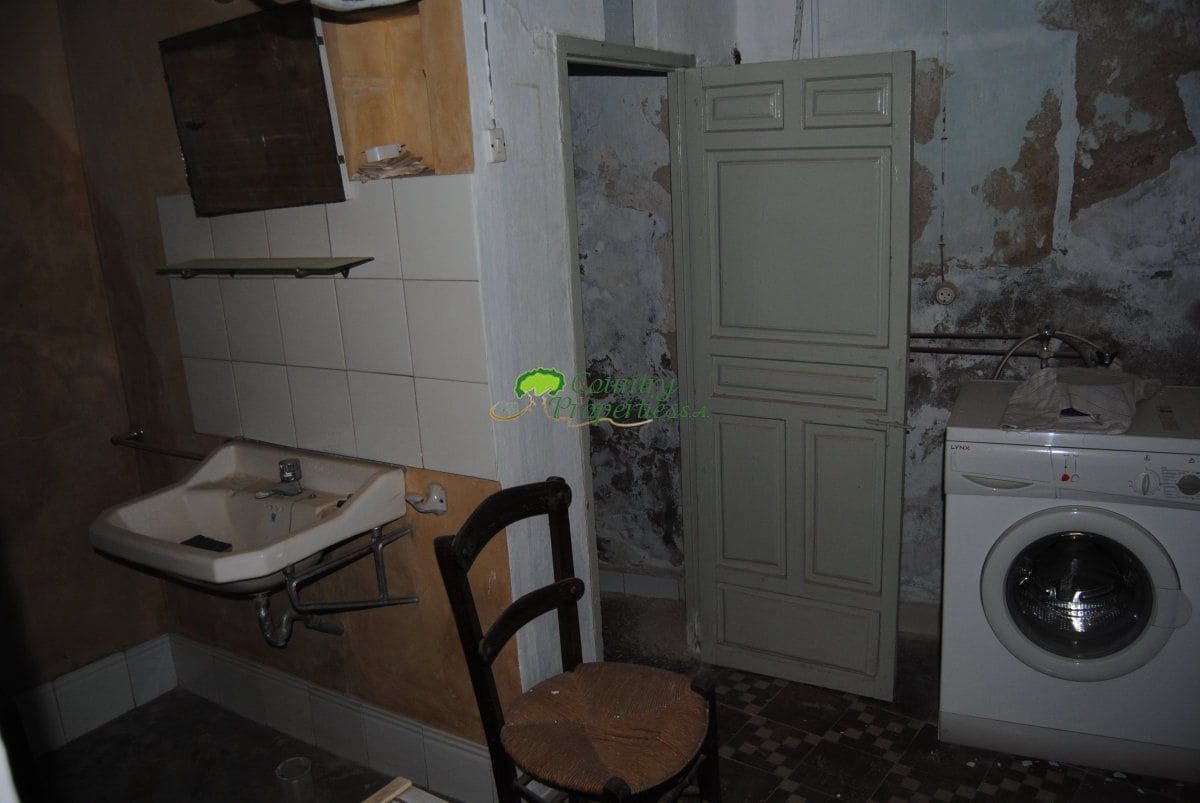 10 bedroom Townhouse for sale in Competa - € 210,000 (Ref: 9406303)