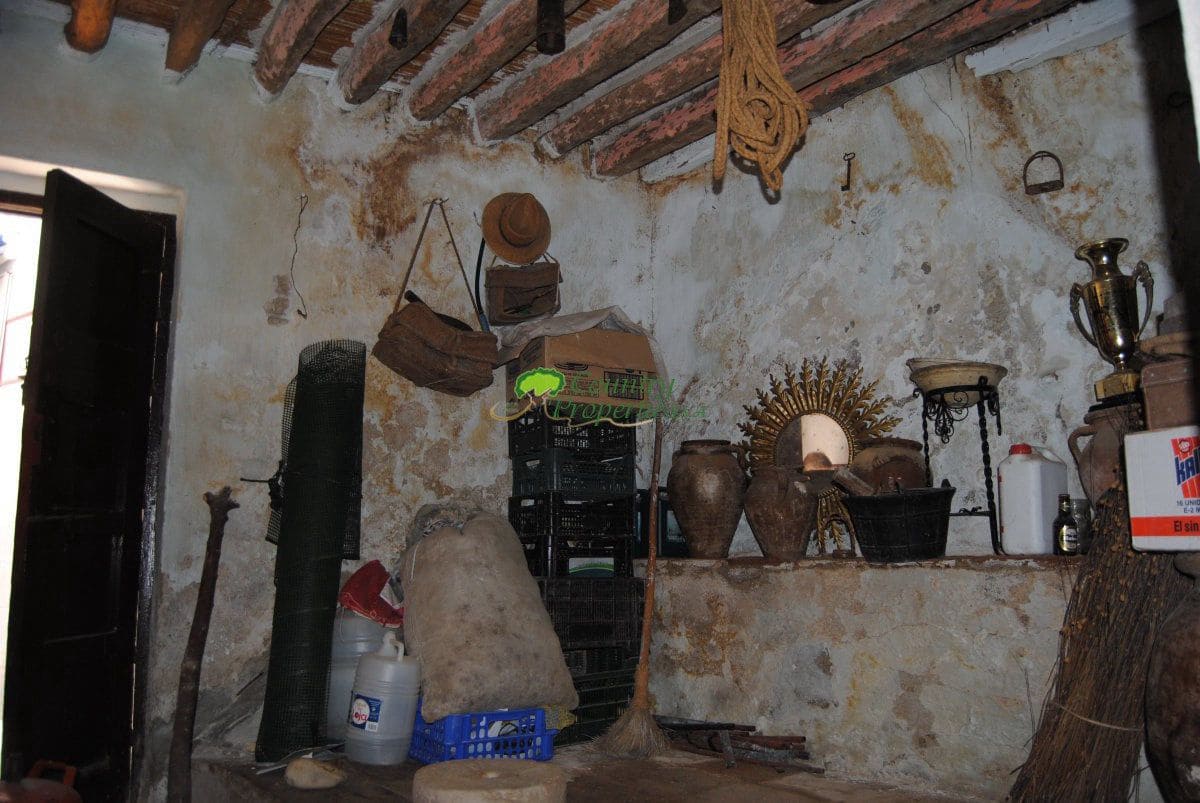 10 bedroom Townhouse for sale in Competa - € 210,000 (Ref: 9406303)