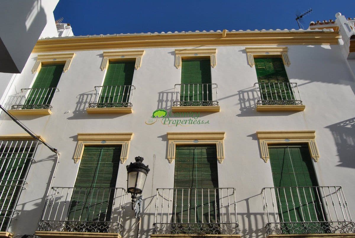10 bedroom Townhouse for sale in Competa - € 210,000 (Ref: 9406303)