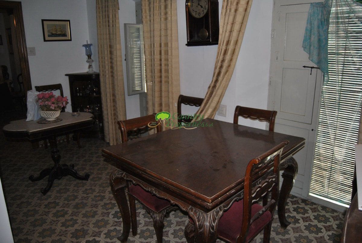 10 bedroom Townhouse for sale in Competa - € 210,000 (Ref: 9406303)