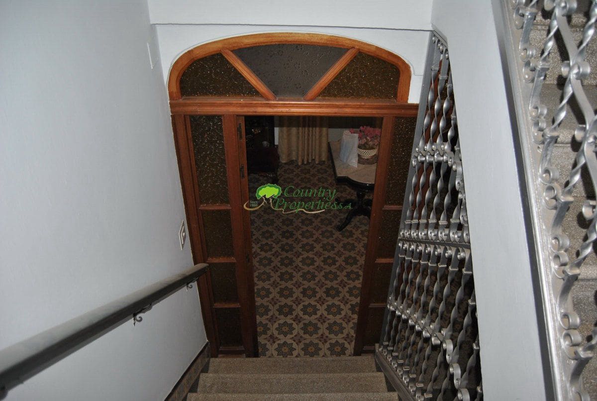 10 bedroom Townhouse for sale in Competa - € 210,000 (Ref: 9406303)