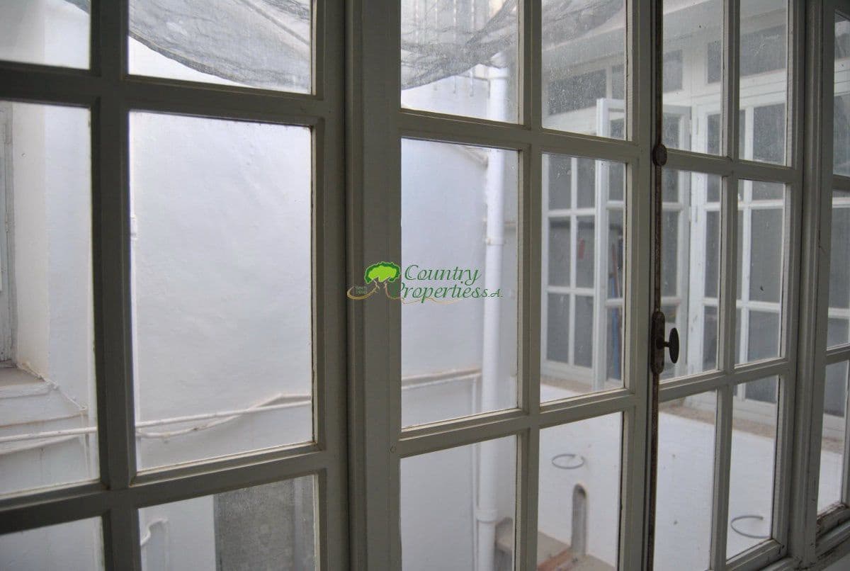 10 bedroom Townhouse for sale in Competa - € 210,000 (Ref: 9406303)