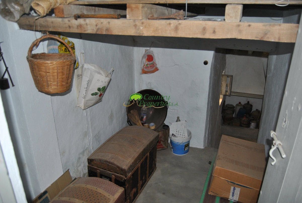 10 bedroom Townhouse for sale in Competa - € 210,000 (Ref: 9406303)