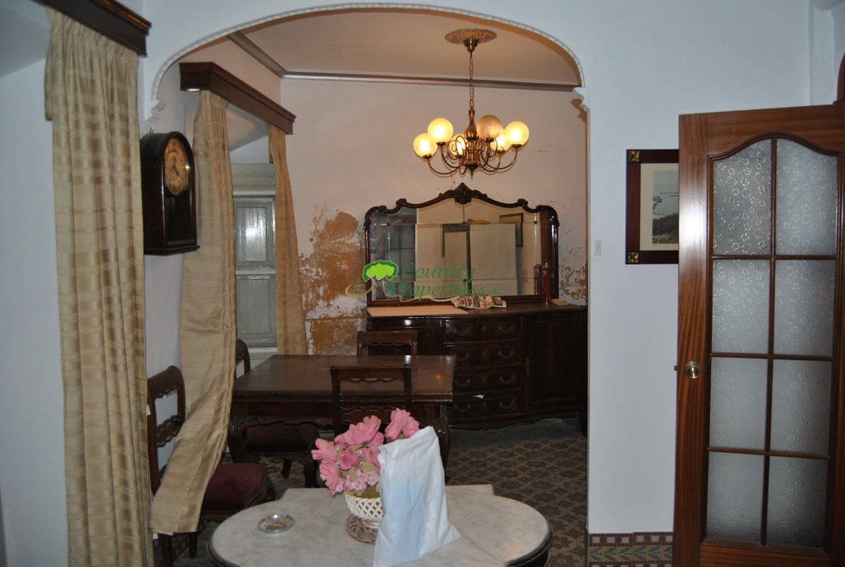 10 bedroom Townhouse for sale in Competa - € 210,000 (Ref: 9406303)