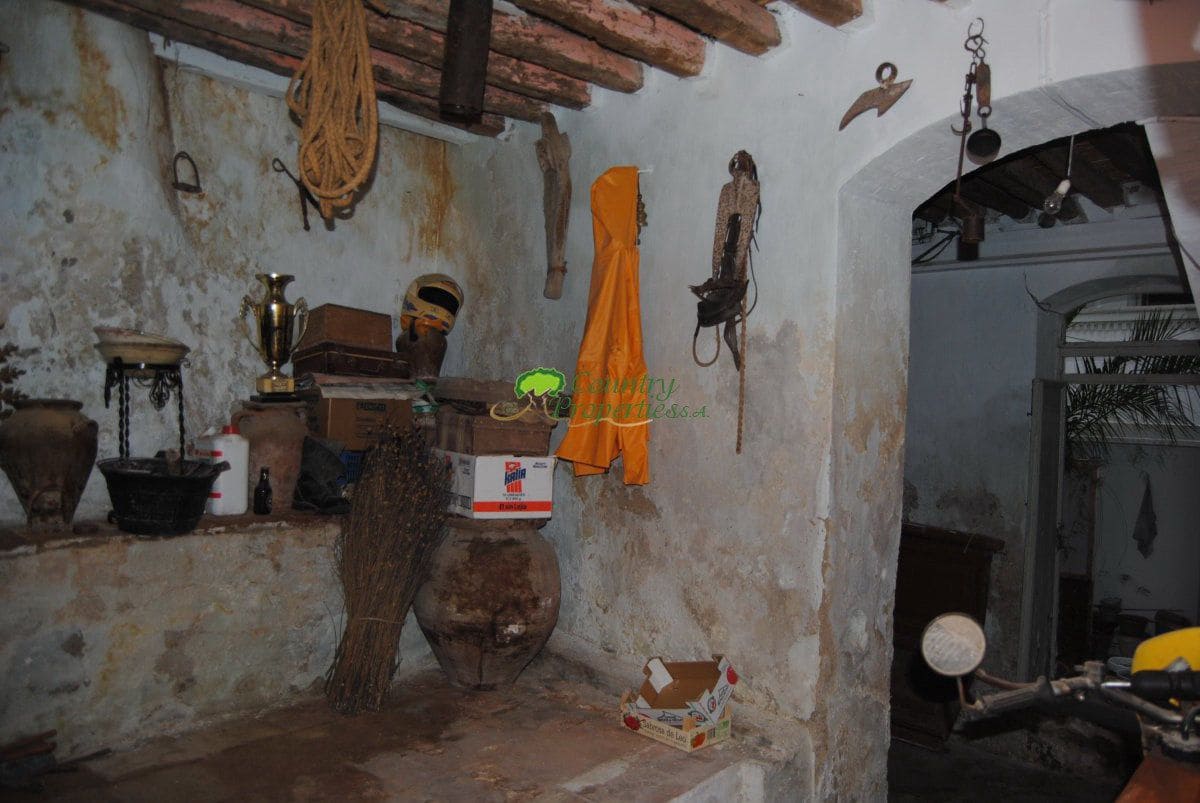 10 bedroom Townhouse for sale in Competa - € 210,000 (Ref: 9406303)