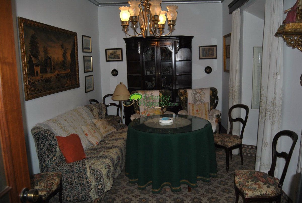 10 bedroom Townhouse for sale in Competa - € 210,000 (Ref: 9406303)