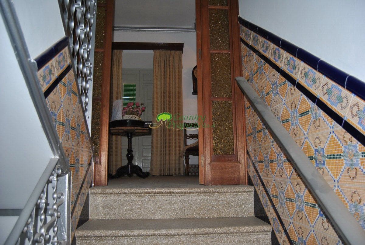 10 bedroom Townhouse for sale in Competa - € 210,000 (Ref: 9406303)