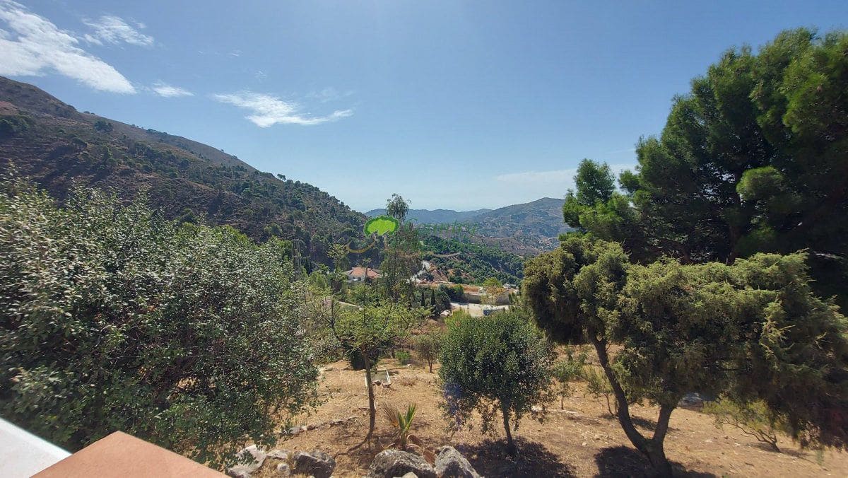 Finca/Casa Rural de 3 habitaciones en Cómpeta en venta - 449.000 € (Ref: 9430746)