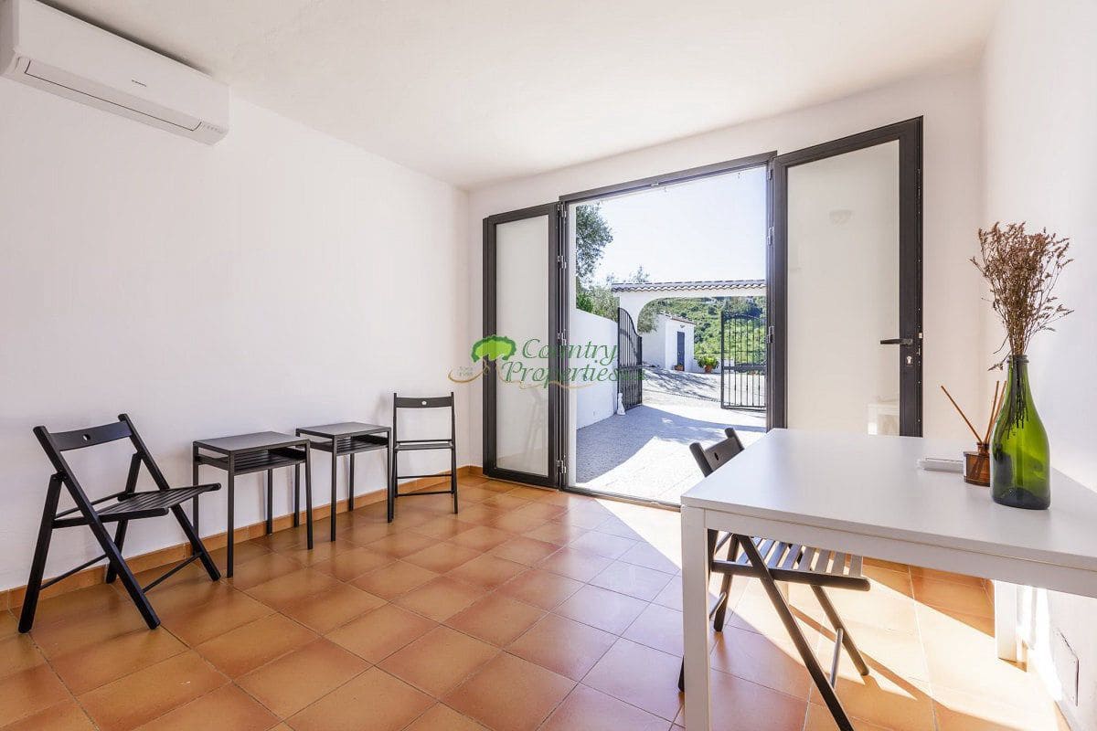 4 slaapkamer Finca/Landhuis te koop in Competa - € 389.000 (Ref: 9430748)