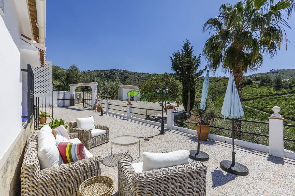 4 slaapkamer Finca/Landhuis te koop in Competa - € 389.000 (Ref: 9430748)