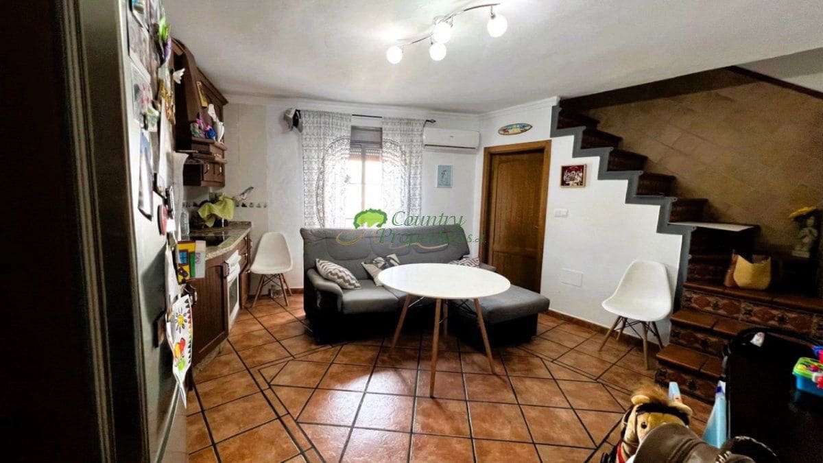 2 bedroom Townhouse for sale in Competa with garage - € 149,000 (Ref: 9430749)