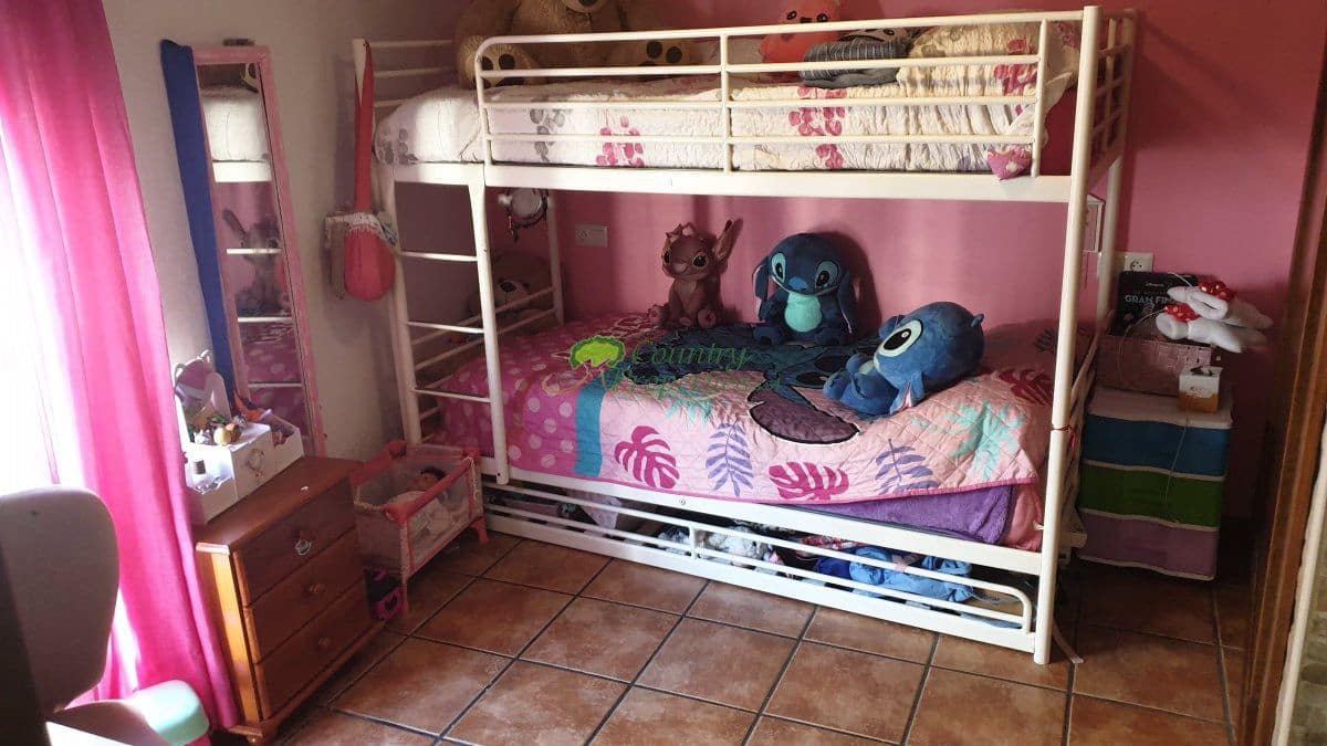 2 bedroom Townhouse for sale in Competa with garage - € 149,000 (Ref: 9430749)