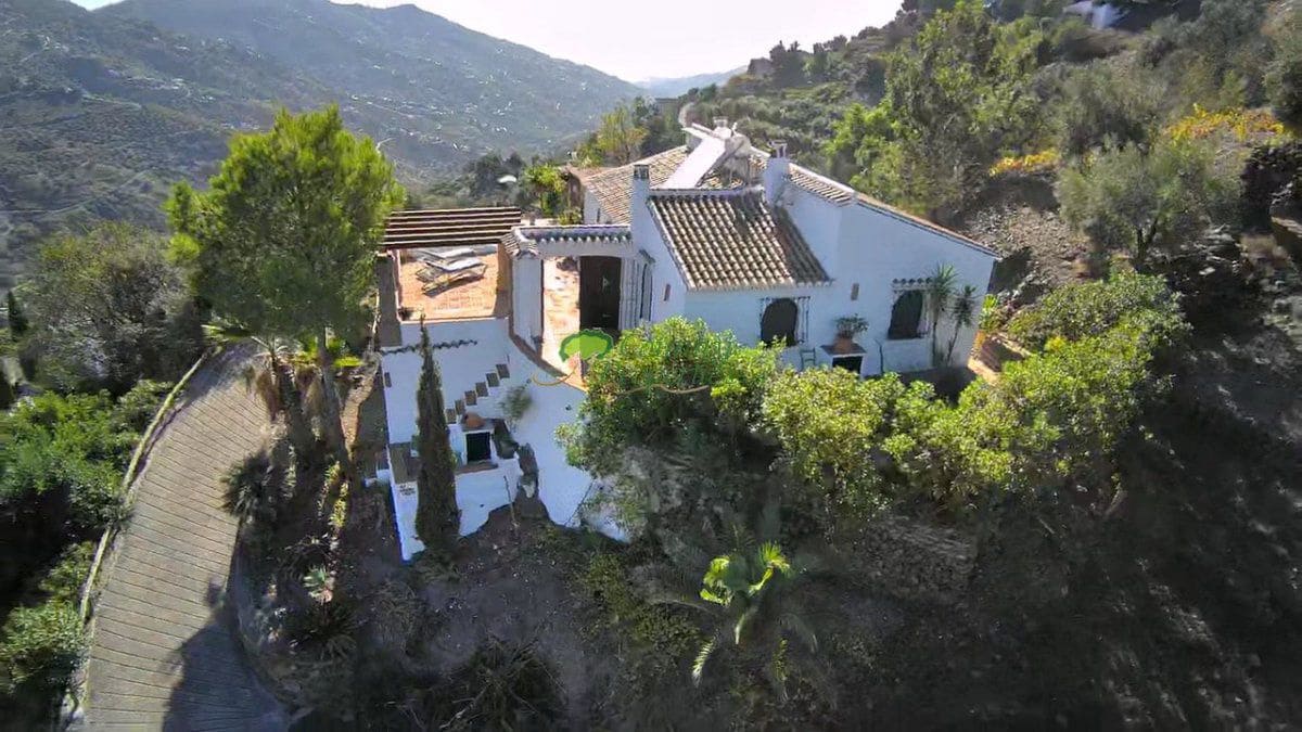 Finca/Casa Rural de 2 habitaciones en Cómpeta en venta - 525.000 € (Ref: 9527178)
