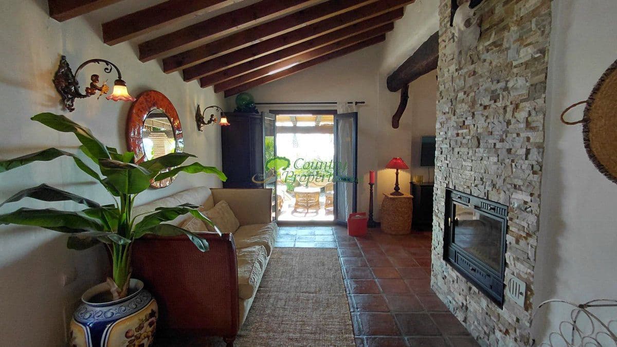 Finca/Casa Rural de 2 habitaciones en Cómpeta en venta - 525.000 € (Ref: 9527178)