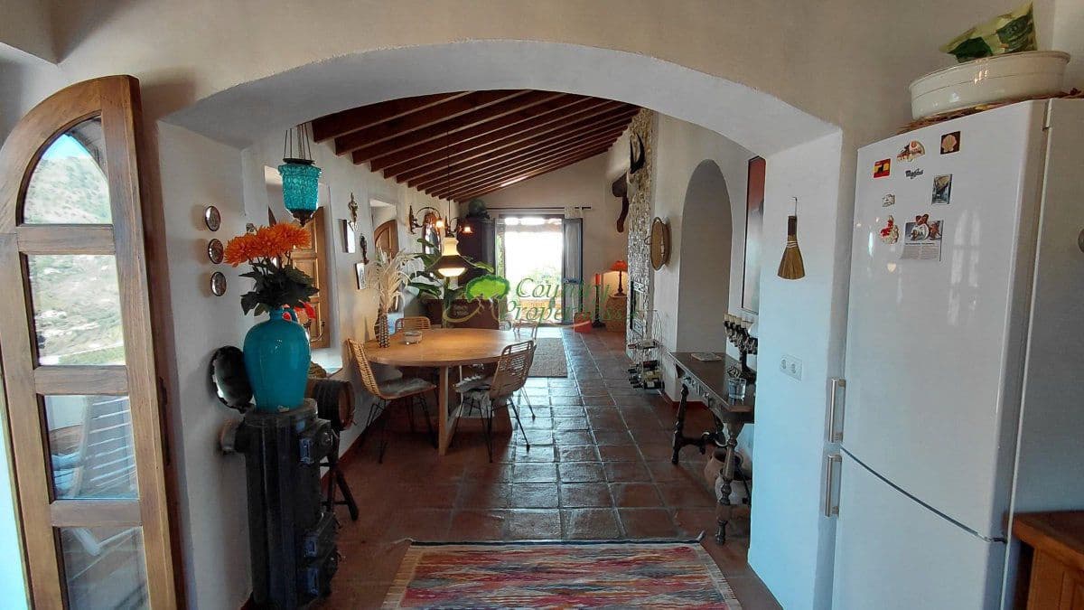 Finca/Casa Rural de 2 habitaciones en Cómpeta en venta - 525.000 € (Ref: 9527178)