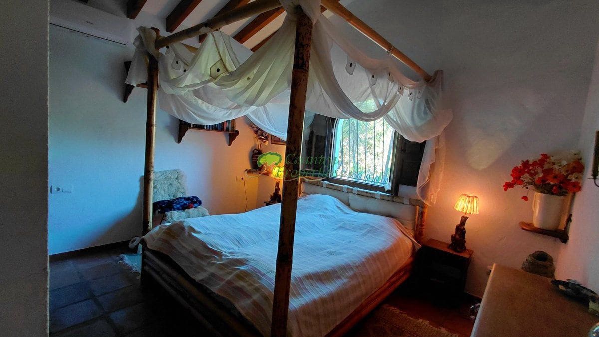 Finca/Casa Rural de 2 habitaciones en Cómpeta en venta - 525.000 € (Ref: 9527178)