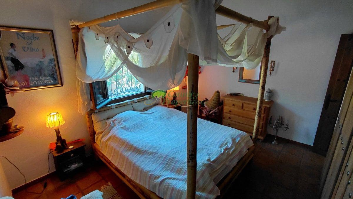 Finca/Casa Rural de 2 habitaciones en Cómpeta en venta - 525.000 € (Ref: 9527178)